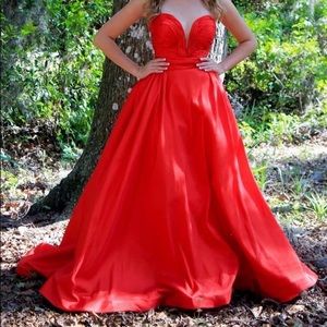 PROM/PAGEANT DRESS